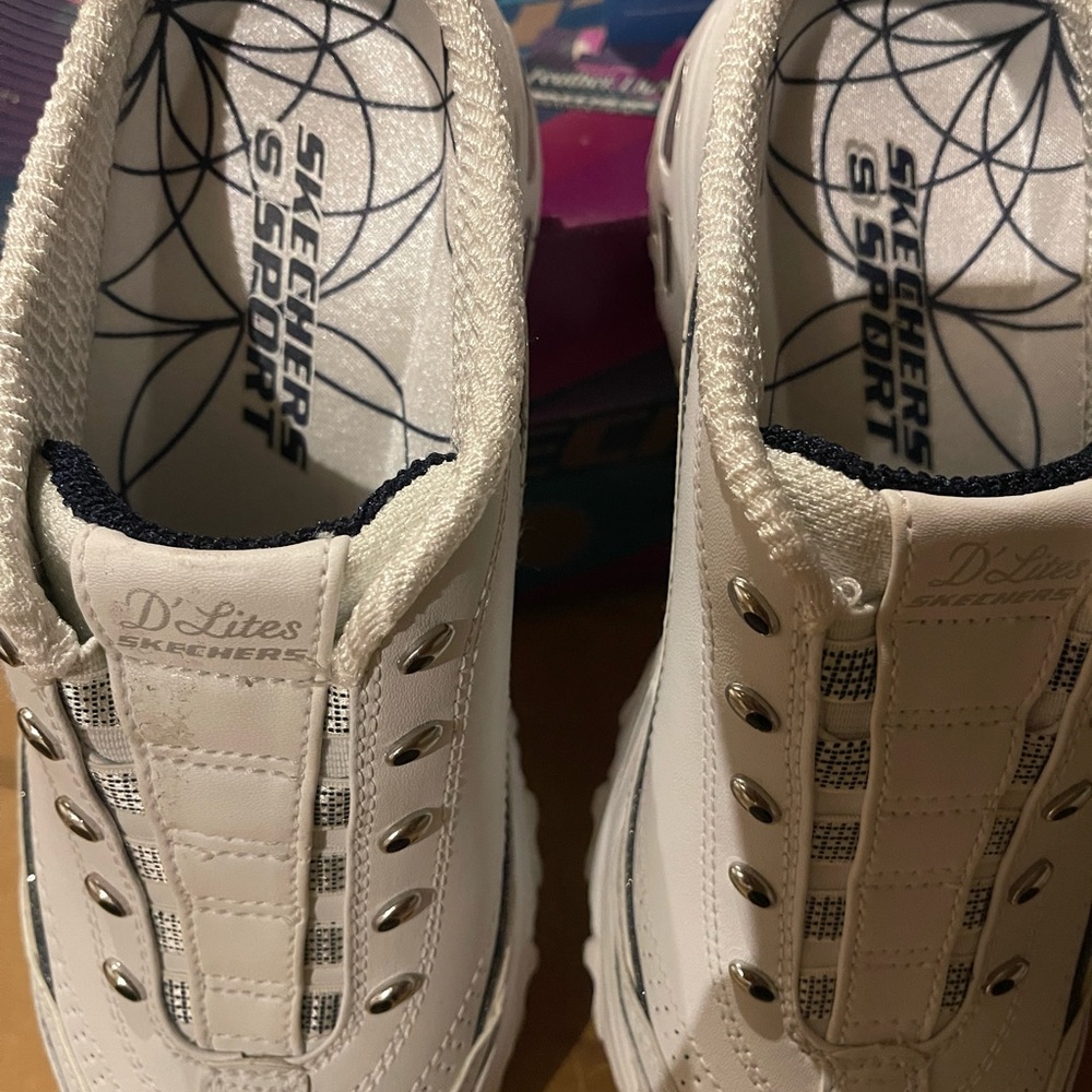 Sketcher sport D’lights size 6.5